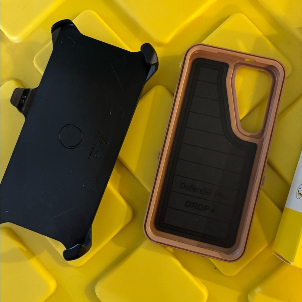 NWT OtterBox tan and navy blue